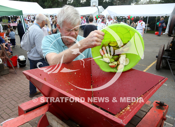 BARFORD APPLE DAY 7071