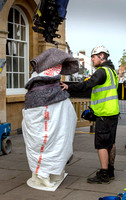 SHAKESPEARE STATUE LIFTED 9863