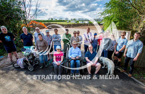 TEMPLE GRAFTON TRAVELLERS SITE 9856