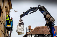 SHAKESPEARE STATUE LIFTED 9878